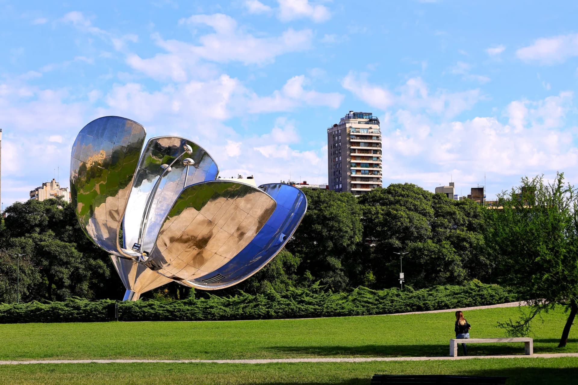 Monumento Floralis Genérica en Recoleta, Buenos Aires